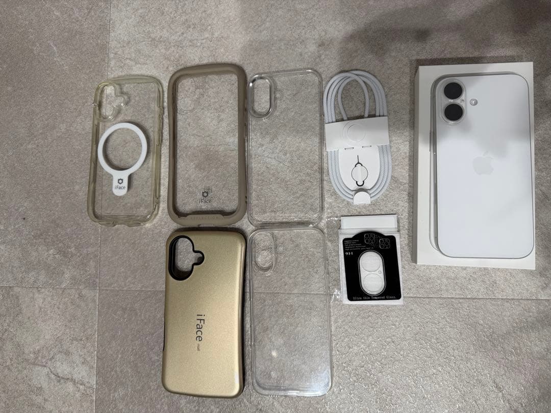 使用期間1年　当日発送可　【極美品】　iPhone16 256GB simフリー