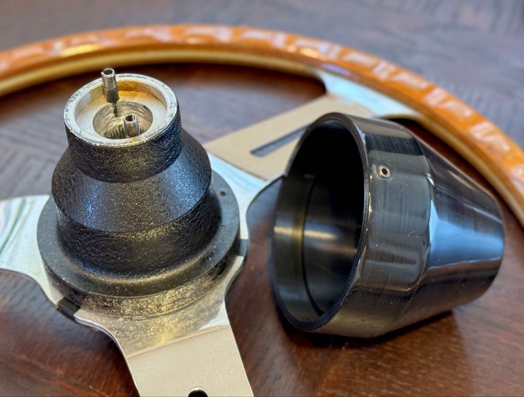 イギリス製当時物ステアリング中古品 momoボス48スプラインローバーミニbmc