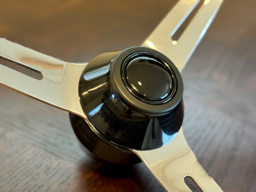 イギリス製当時物ステアリング中古品 momoボス48スプラインローバーミニbmc