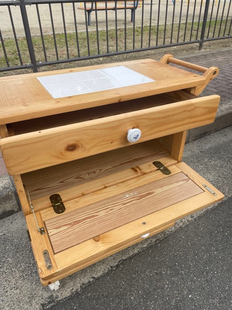 カントリー調　木製キッチンワゴン 引き出し付き