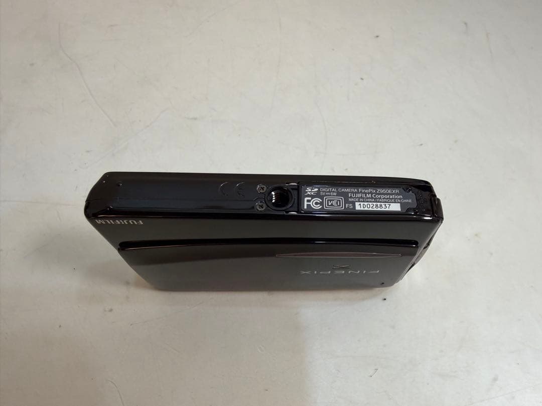 Fujifilm FinePix Z950EXR メモリー4GB デジタルカメラ