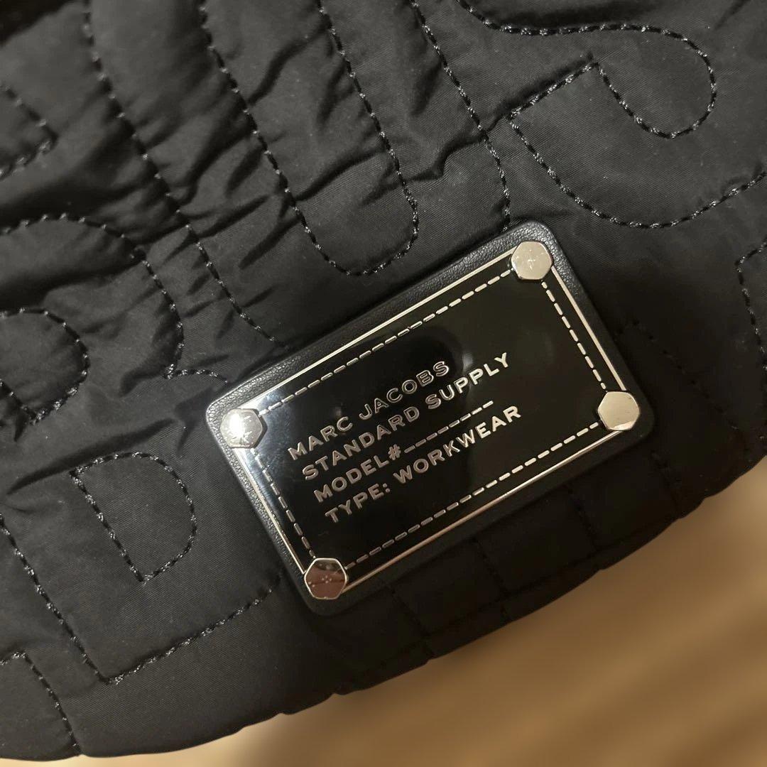 早い者勝ち！美品！Marc Jacobs ボディバッグ