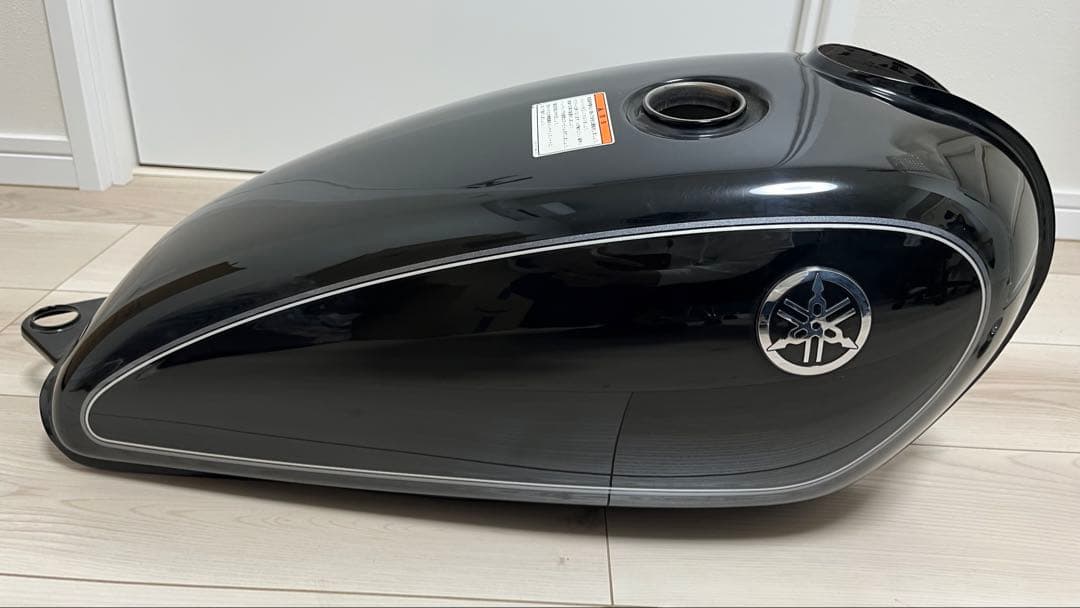 SR400 純正タンク 凹みあり