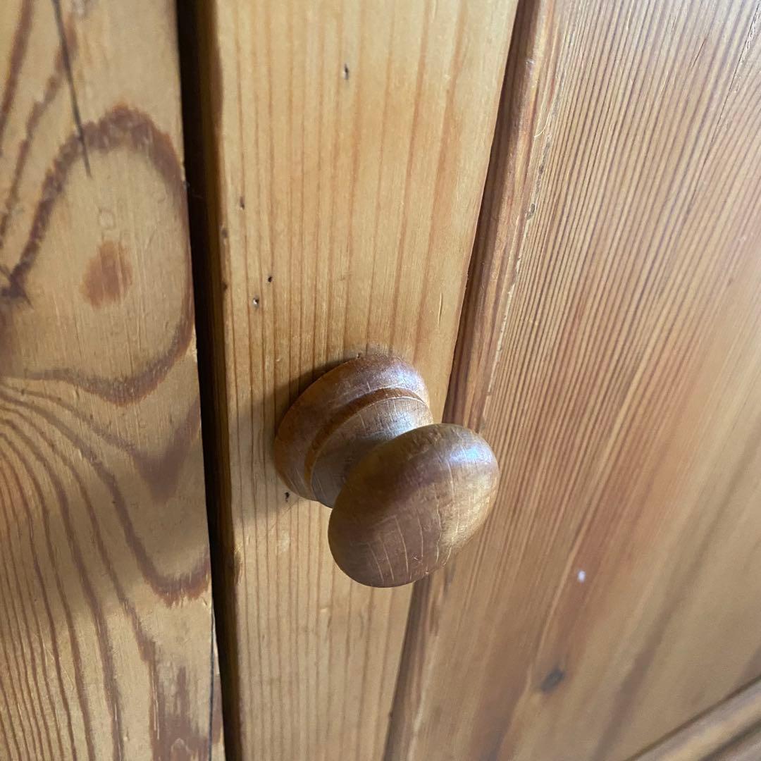 アンティーク　カントリー　パイン材　コーナーキャビネット　シェルフ　カップボード