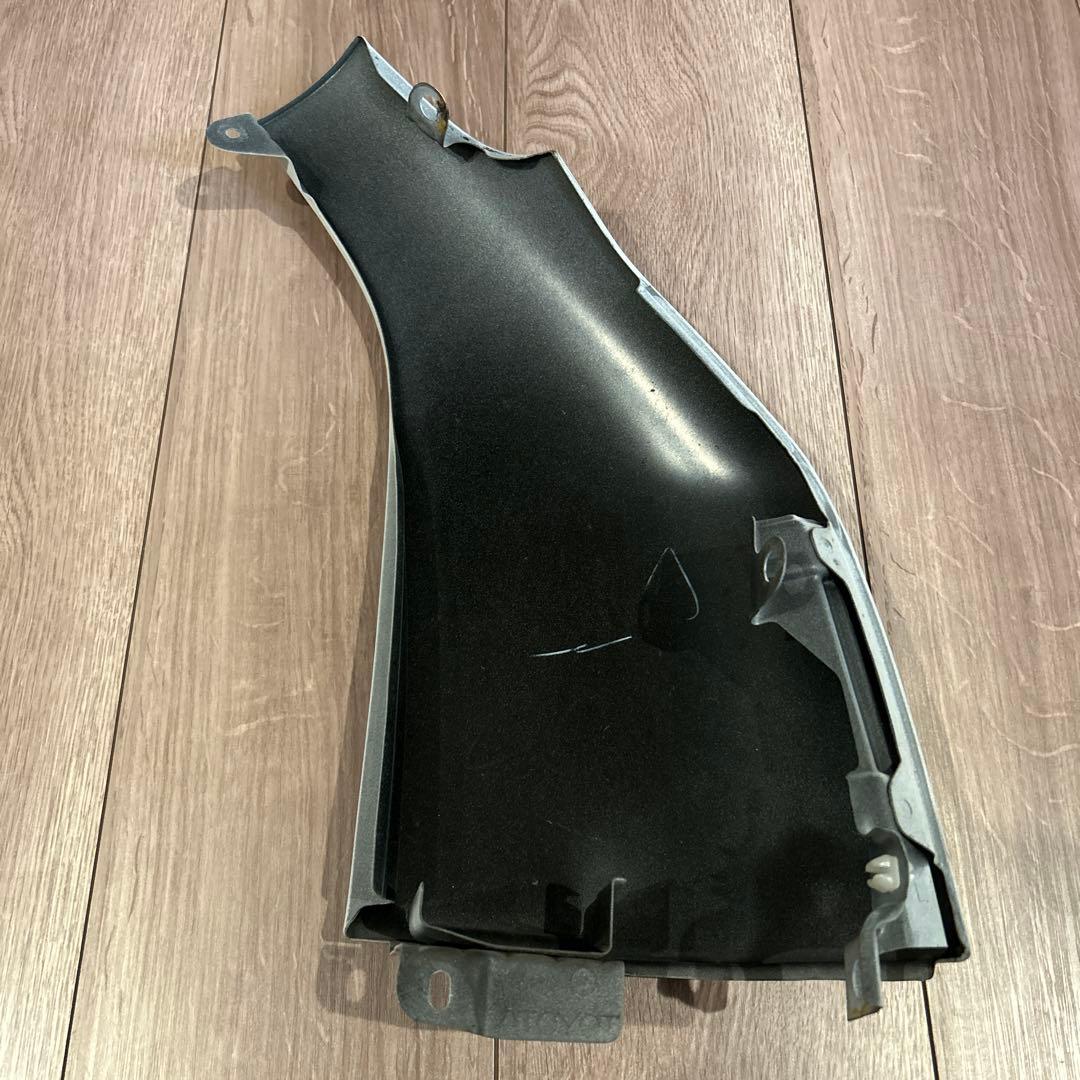 TOYOTA ハイエース200系　海外純正　コーナパネル　パールホワイト　070