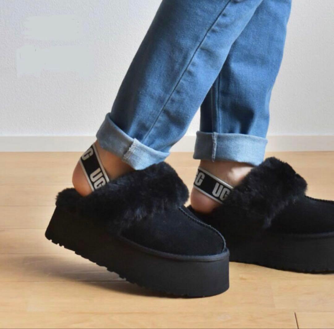 【美品】アグ　ファンケットUGG FUNKETTE ロゴストラップ 厚底サンダル
