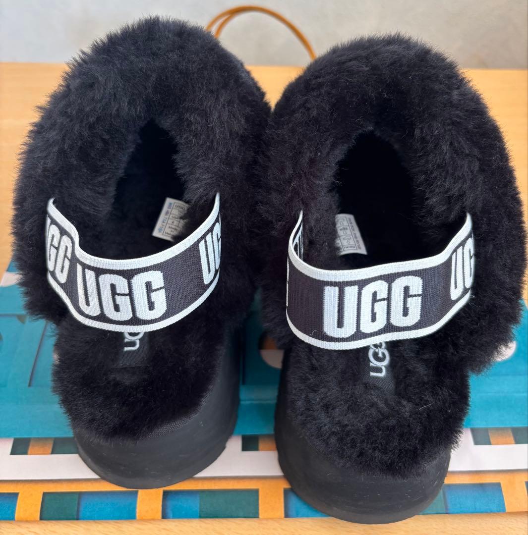 【美品】アグ　ファンケットUGG FUNKETTE ロゴストラップ 厚底サンダル