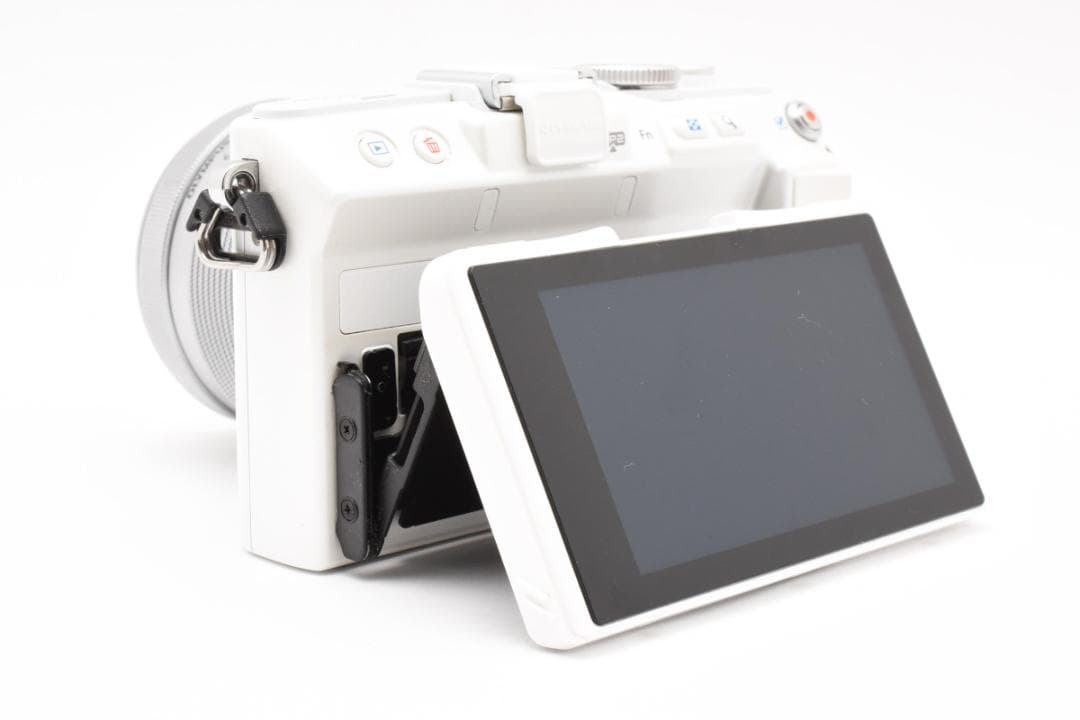 ★美品★OLYMPUS PEN Lite E-PL6 ケース SDカード付