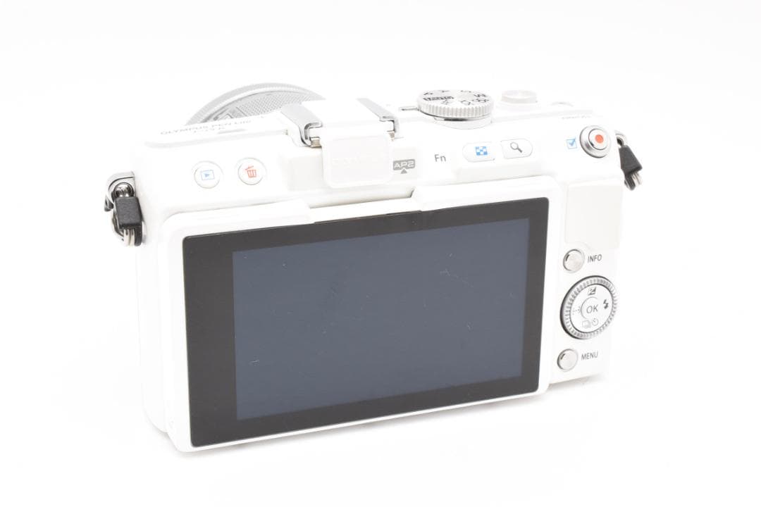 ★美品★OLYMPUS PEN Lite E-PL6 ケース SDカード付