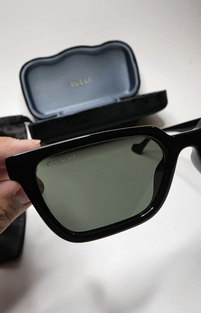 GUCCI ブラックサングラス ケース付き　本物