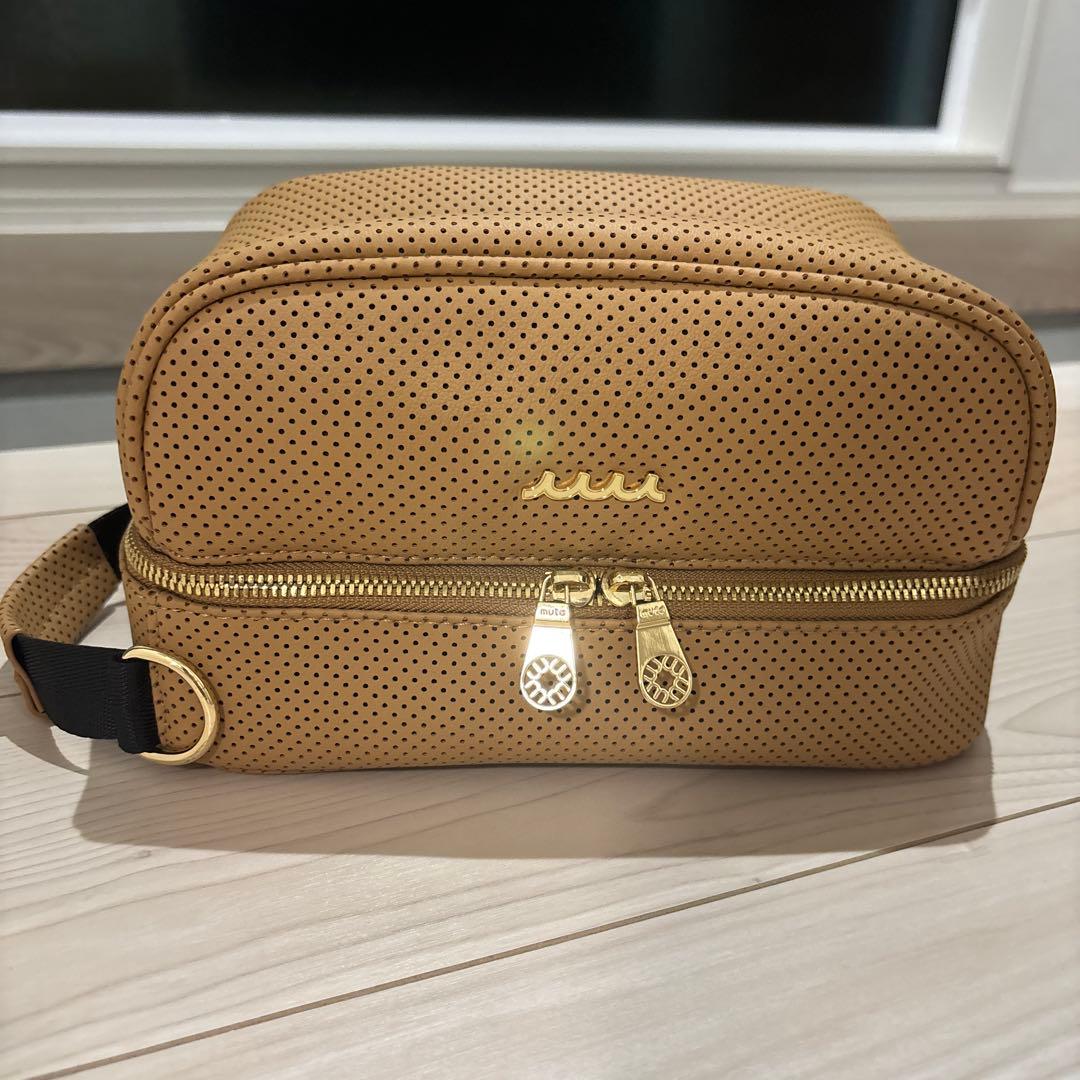 未使用ムータマリン CONTINUA パンチングエシカルレザーカートポーチ