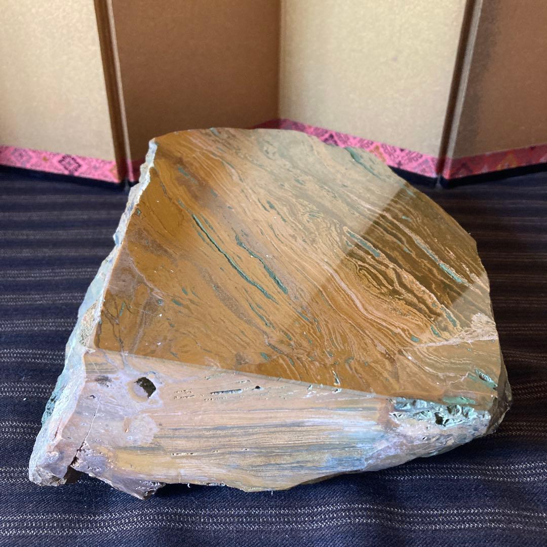 綺麗な模様の鑑賞石　一部磨き面有り　ジャスパー　3.4kg