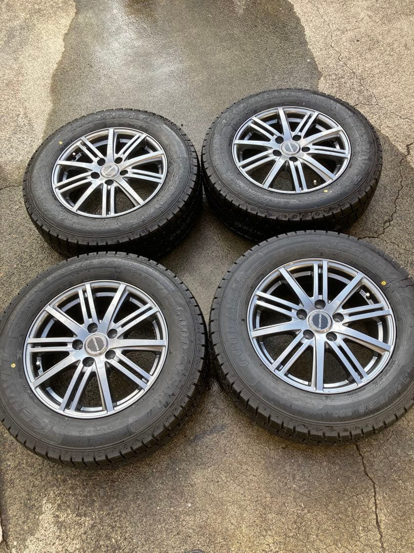 スタッドレスタイヤ215/65R16 タイヤ・ホイールセット 4本