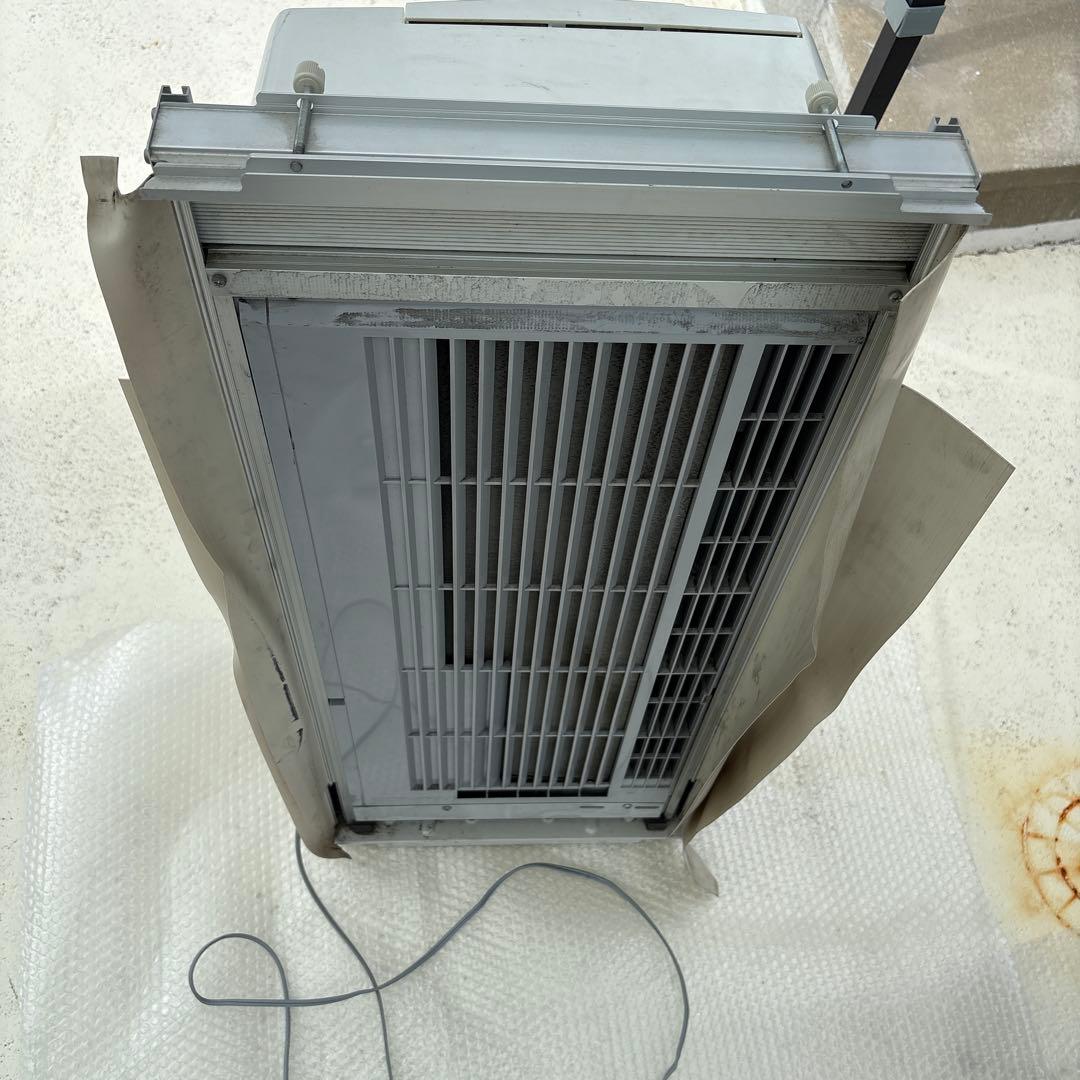 コロナルームエアコン　ウインドエアコン　CWー1619 枠込み