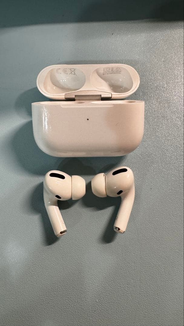 正規品　AirPodspro第2世代 本体　充電ケース付き Lighting