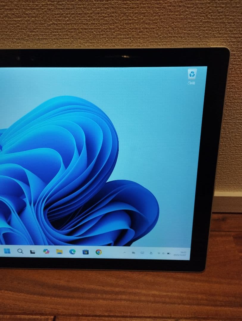 Surface Pro4【Core m3/4GB/128GB SSD】動作確認済