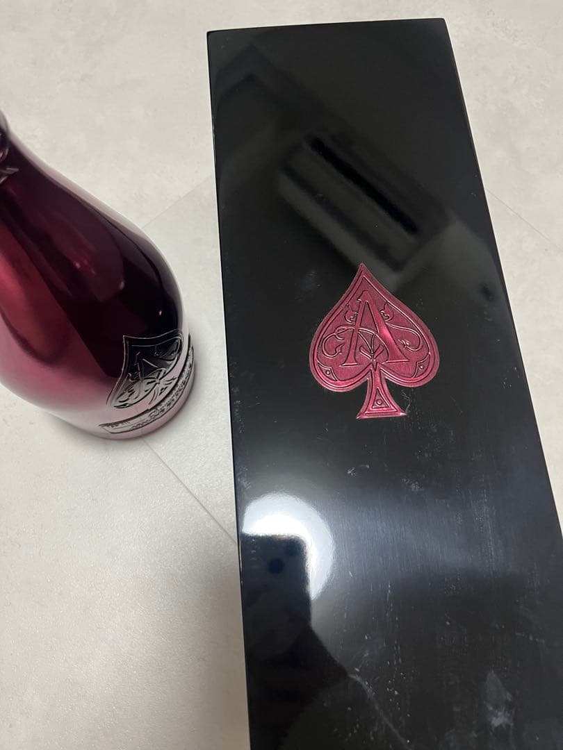 アルマンドレッド 新品