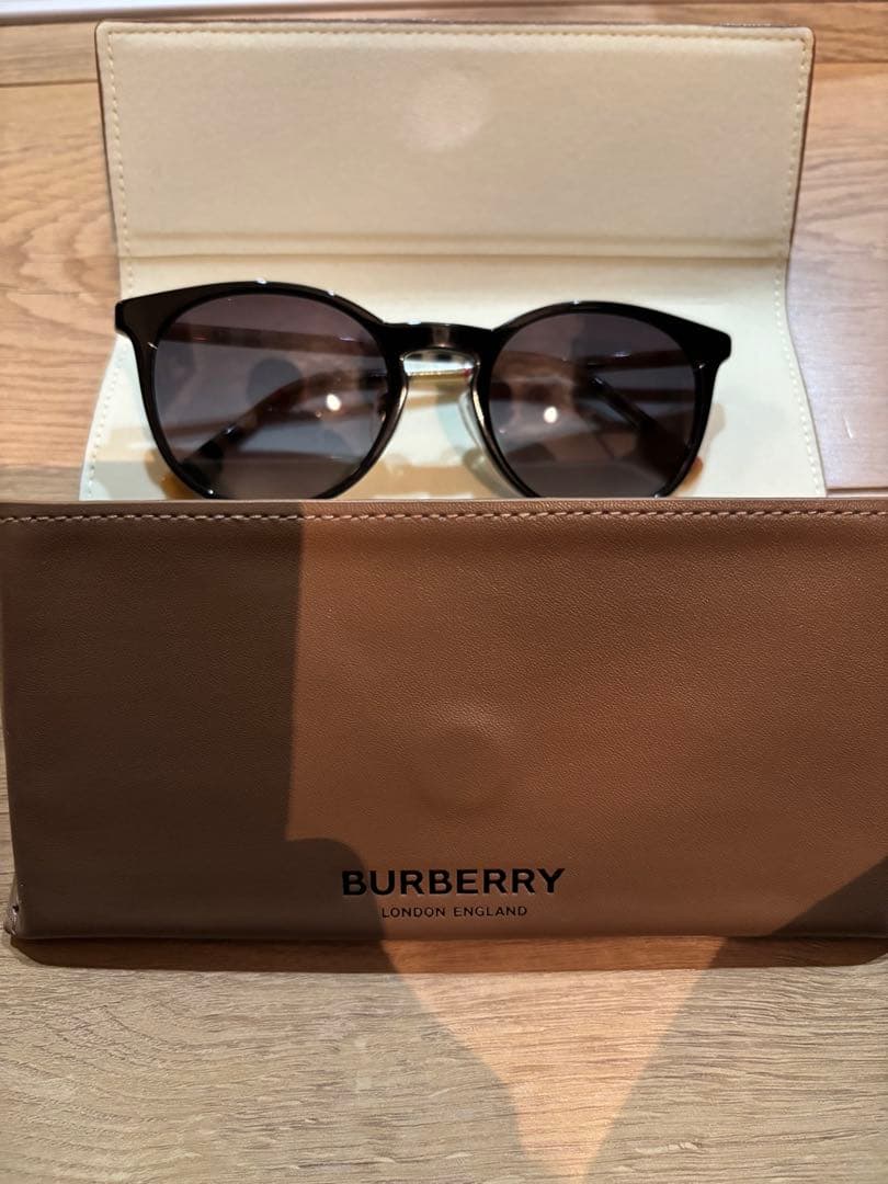 Burberry サングラス　美品
