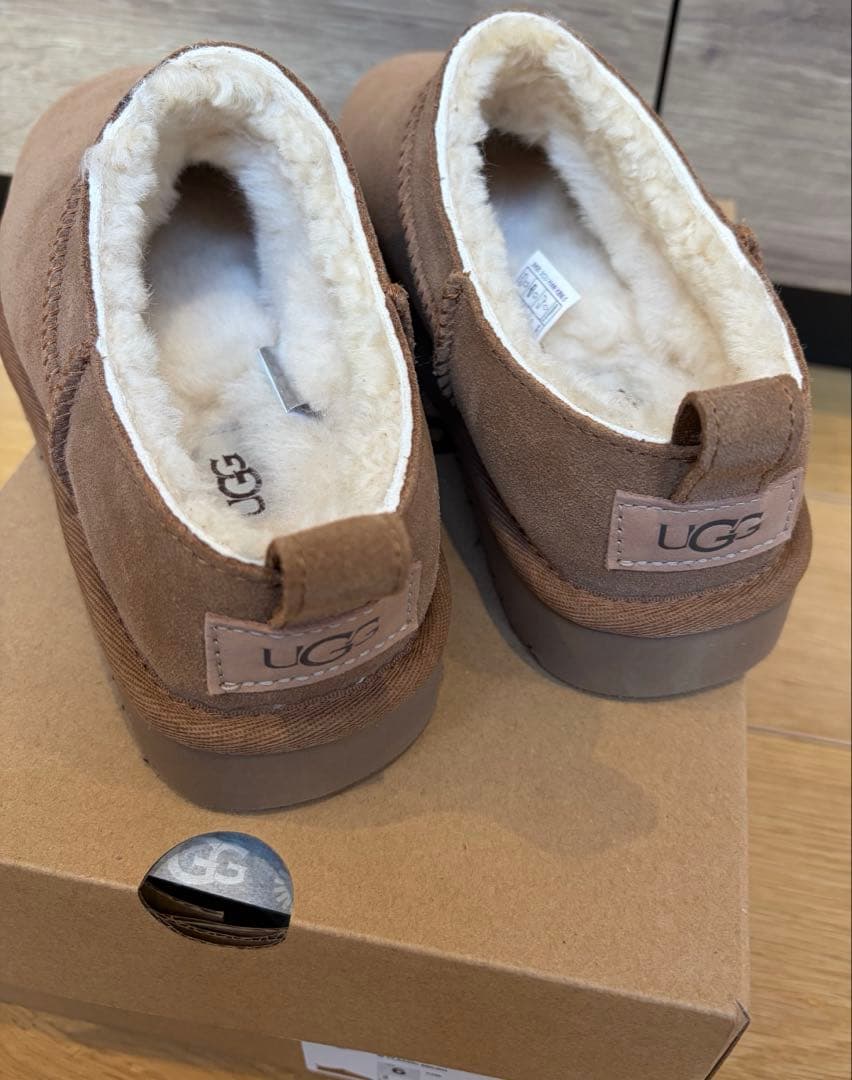 UGG クラシックマイクロ　23㎝