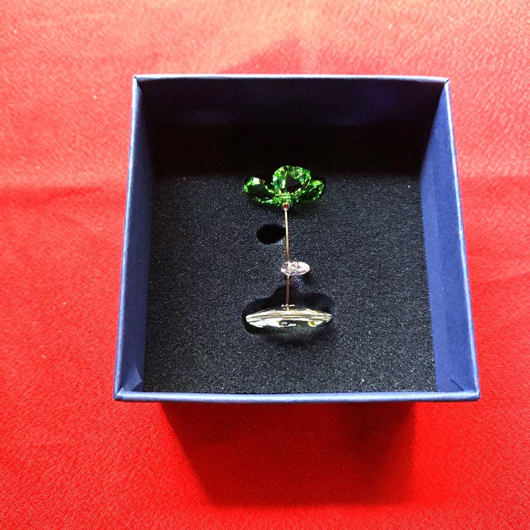 スワロフスキー クリスタル幸運を運ぶ四つ葉のクローバーの置物 新品未使用 化粧箱