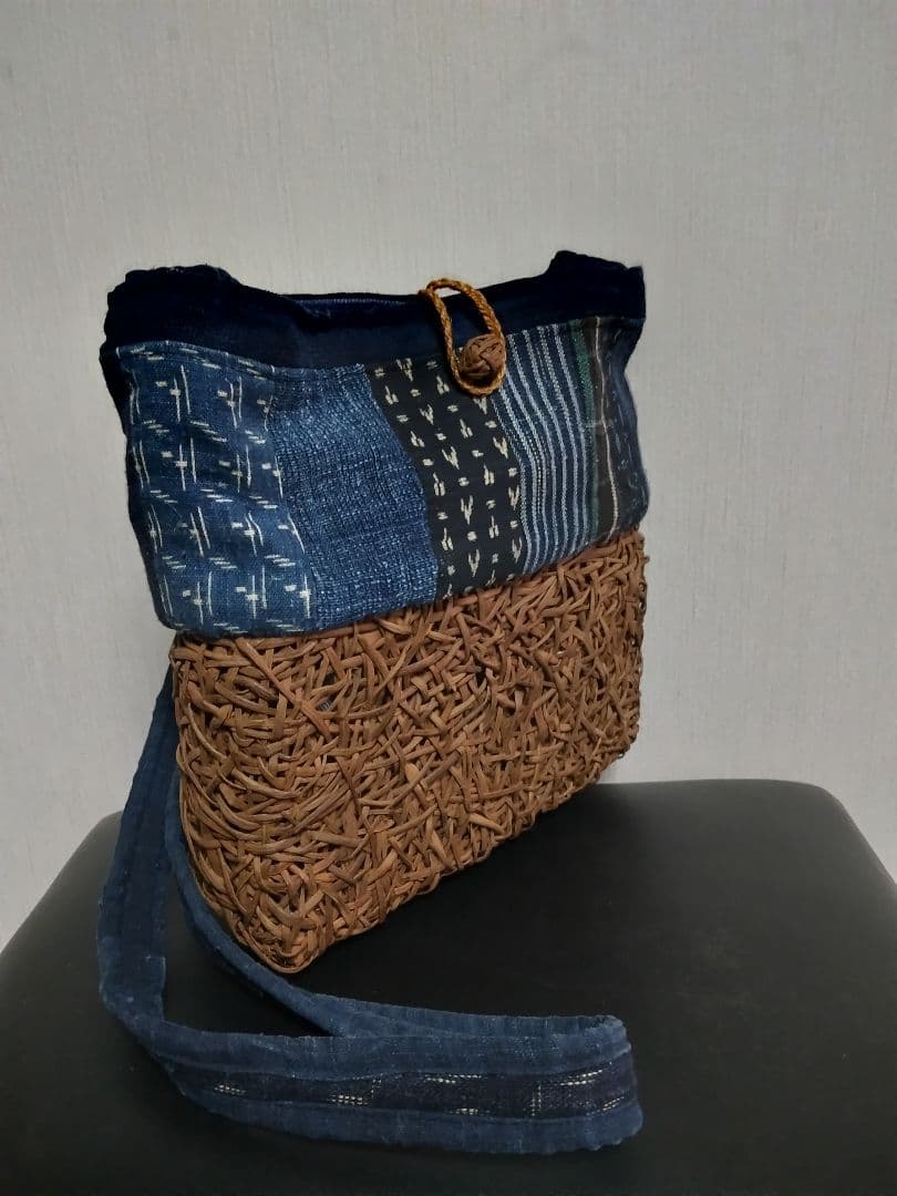 山葡萄のショルダーバック