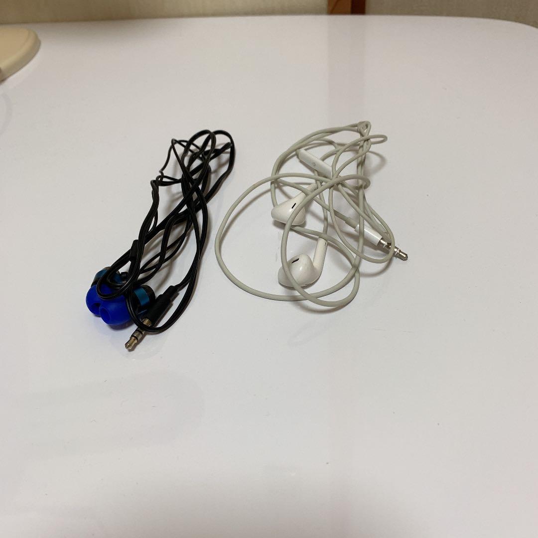 イヤホン2種類