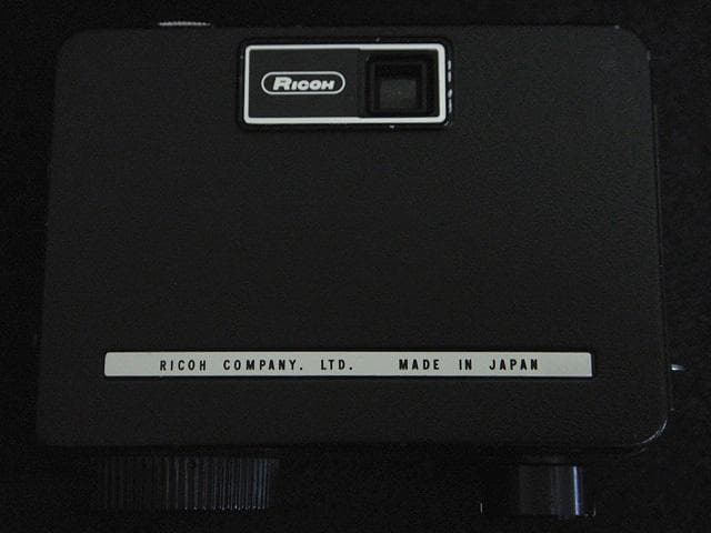 乃木坂46 五百城茉央 所有のカメラ リコー オートハーフ E autohalf