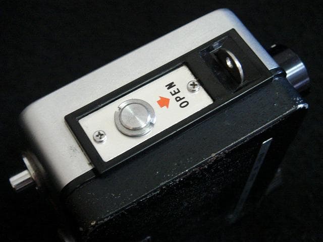 乃木坂46 五百城茉央 所有のカメラ リコー オートハーフ E autohalf