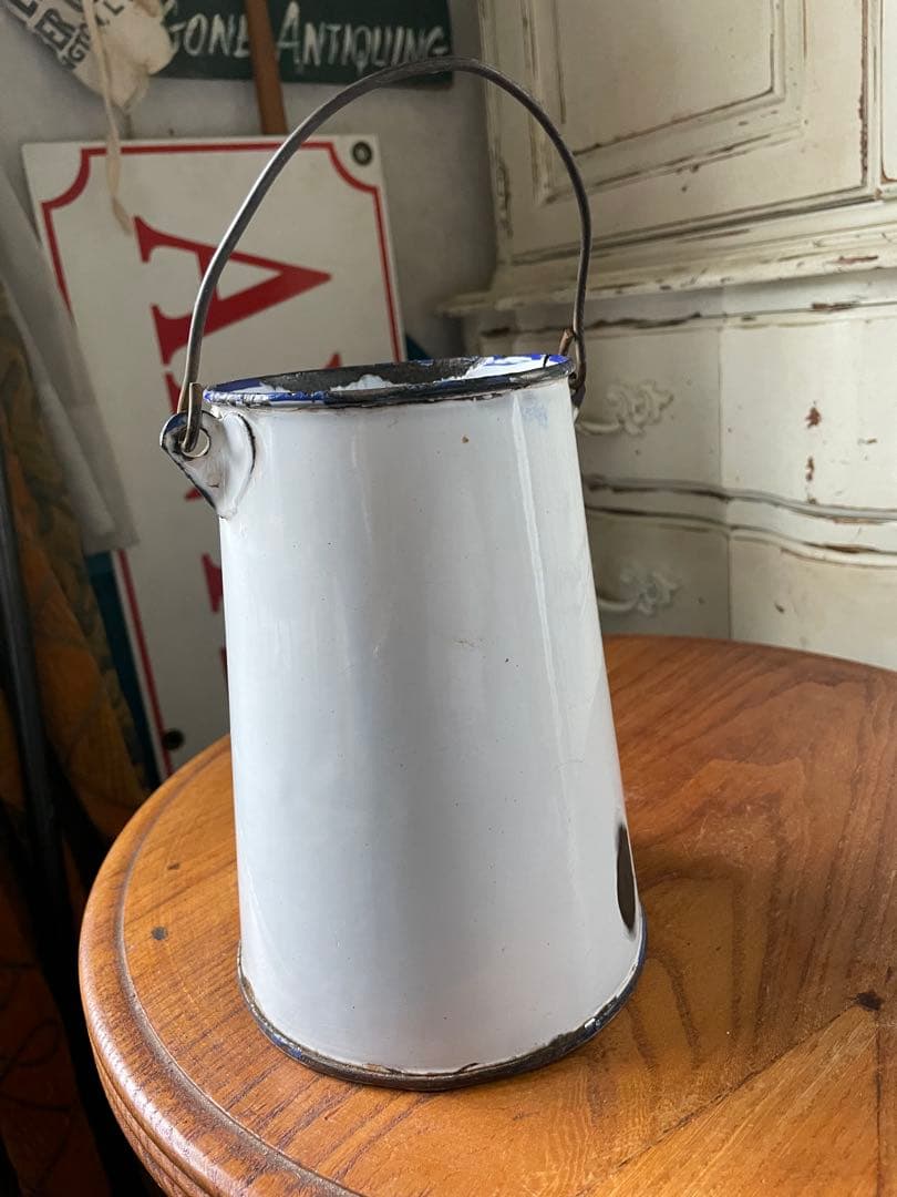 青ぶーです　アンティーク ホーロー ミルク　ポット　キャリー　缶　ホワイト