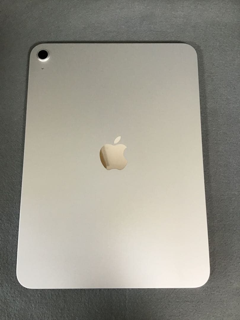 ほぼ未使用　iPad (A16) 128GB Wi-Fi版　シルバー色