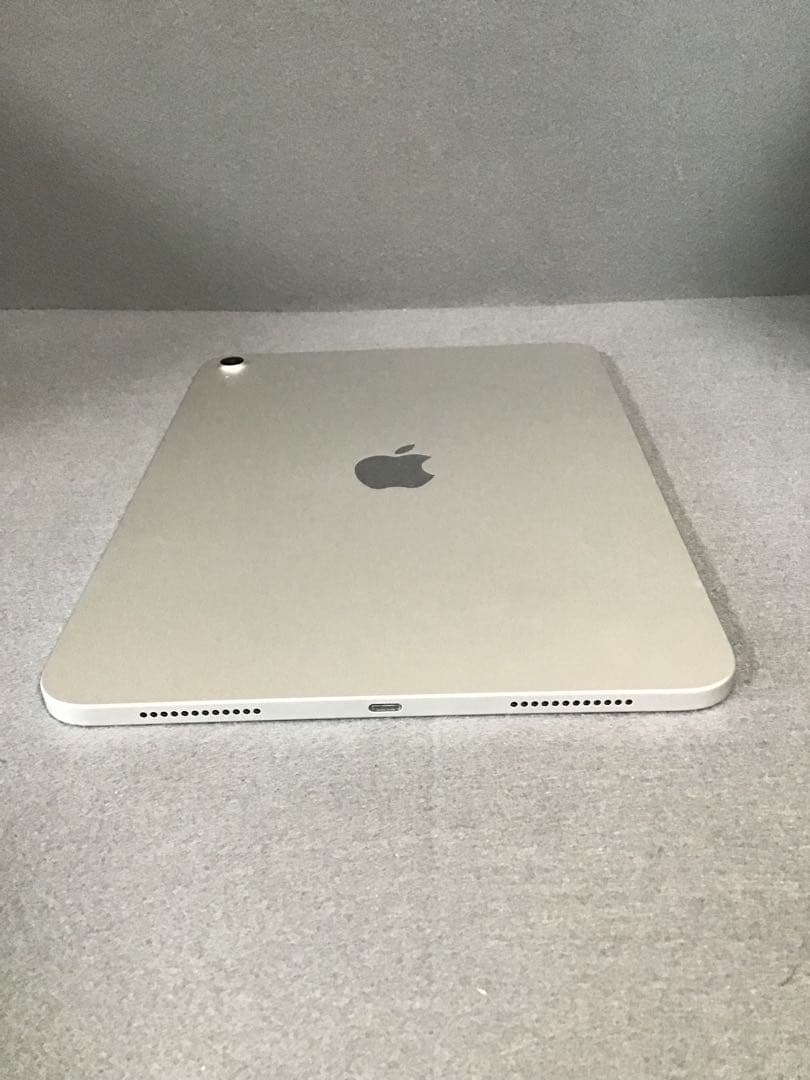 ほぼ未使用　iPad (A16) 128GB Wi-Fi版　シルバー色