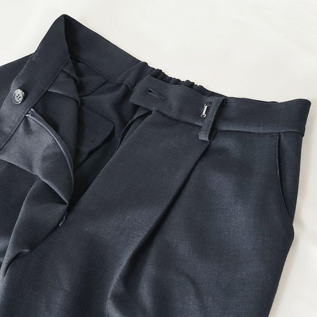 美品 SOEJU ウールライク タックパンツ ダークグレー S ソージュ