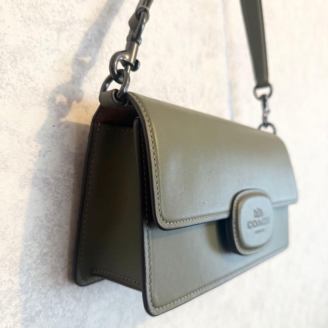 COACH オリーブグリーン ショルダーバッグ　ハンドバック
