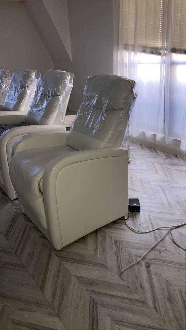 ☆tmrページ☆ ホワイト 電動リクライニング 1人掛けソファ
