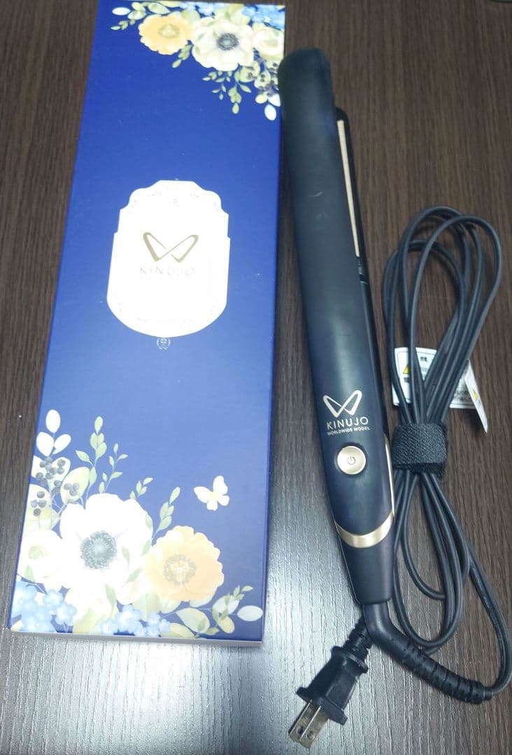 KINUJO ストレートヘアアイロン　ワールドワイドモデル　黒