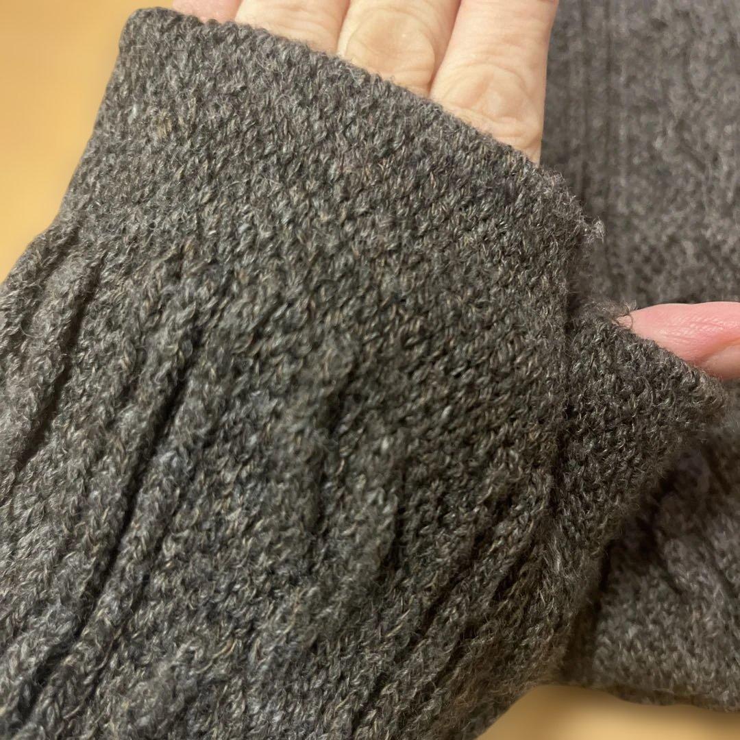 ダークブラウン　ケーブル編み アームカバー