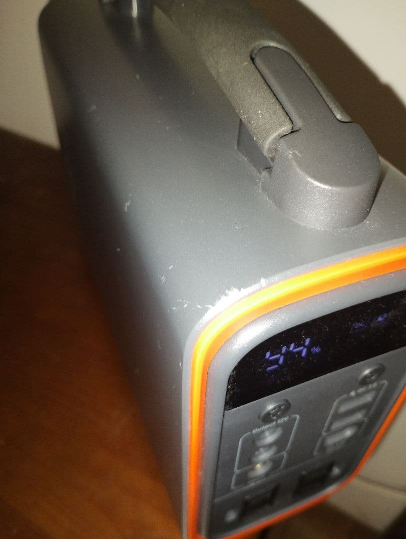 モバイルバッテリー 5台同時充電可能