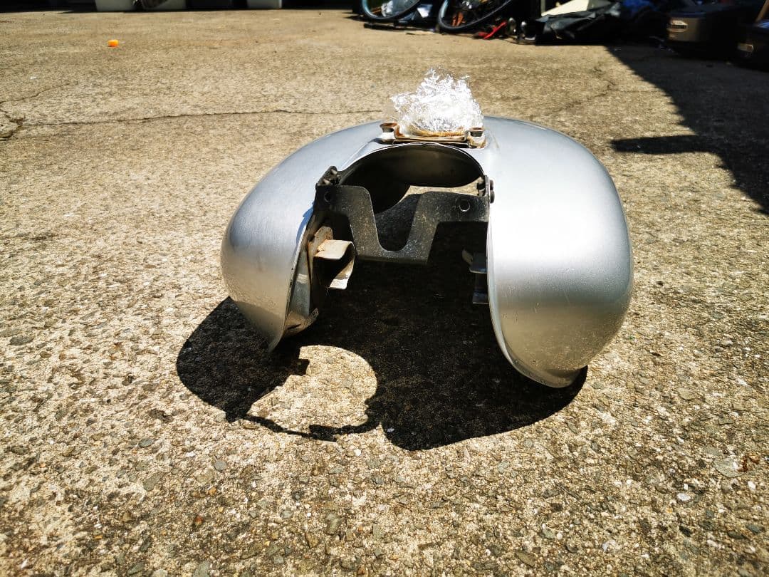 マグナ250 燃料タンク　シルバー