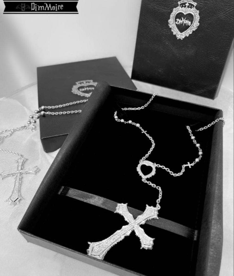 DimMoire クロスネックレス シルバー調