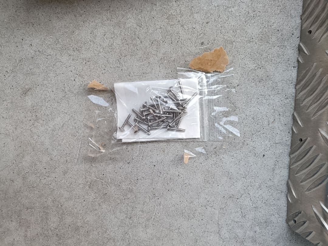 ジムニーJA11 エキゾーストマニホールドセット 14111-6070　新品