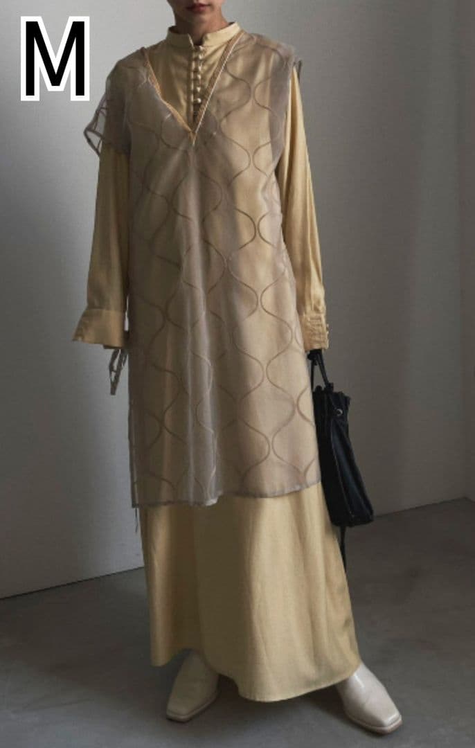 新品タグ付き 3箇所汚れあり AMERI UNDULATE VEIL DRESS