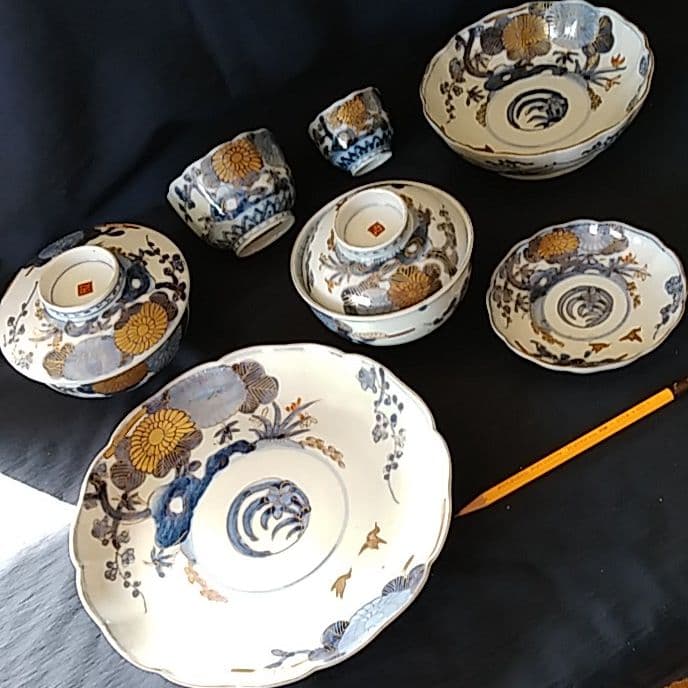 「ご成約者」です。 「同じ絵柄で、7通りの食器！」古伊万里皿7種類
