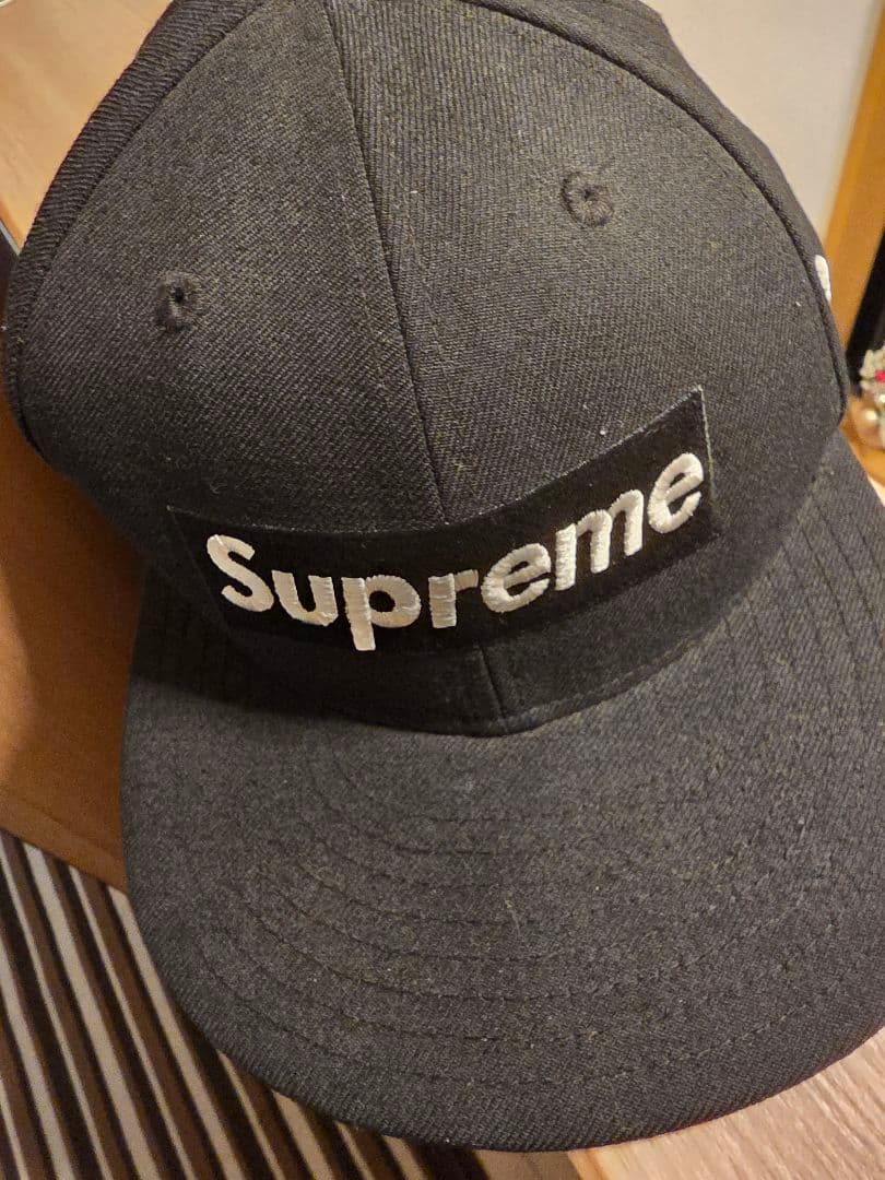 Supreme ブラック キャップ NEW ERA 8インチ(63.5)