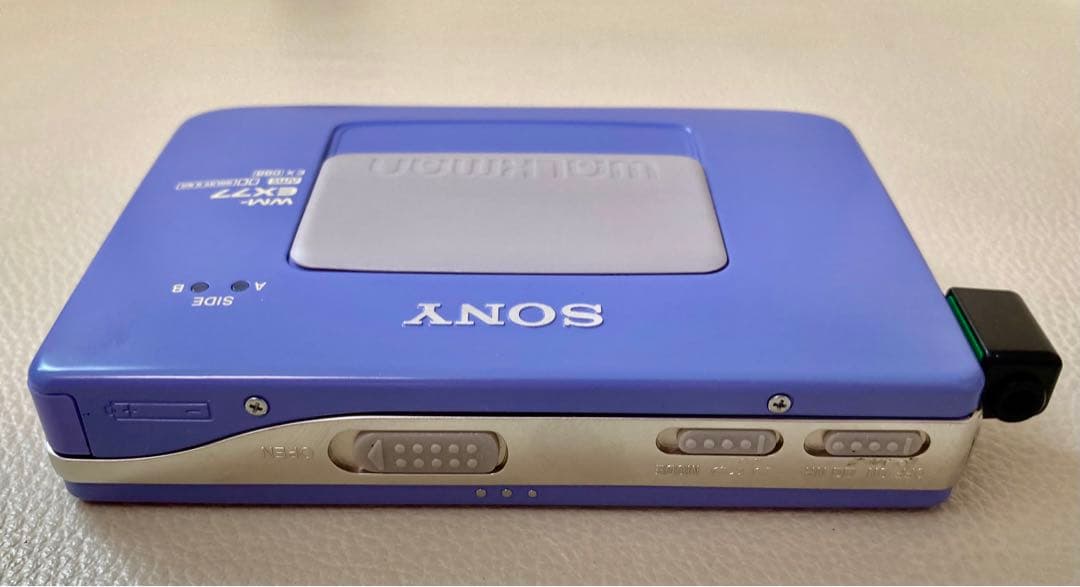 SONY WM-EX77 WALKMAN パープル　紫　動作品　ジャンク扱い