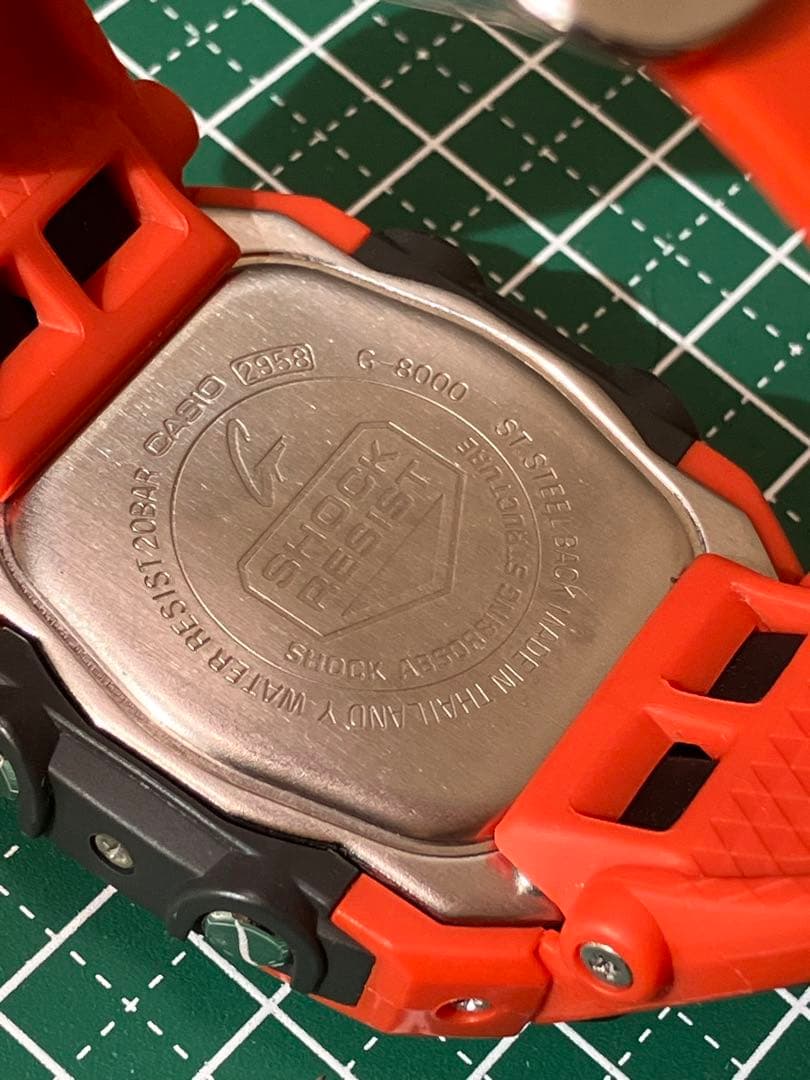 CASIO G-SHOCK G-8000 オレンジ×ブラック レッド液晶