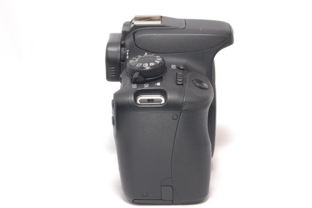 ⭐️コンパクト＆高画質⭐️Canon Kiss X7 キャノン　デジタル一眼