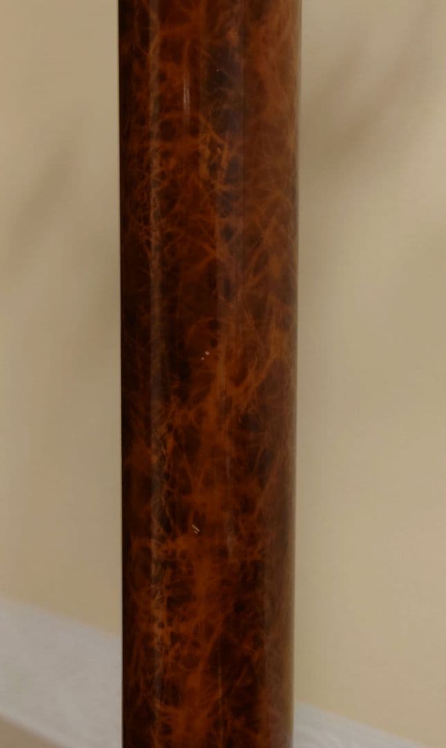 イタリア製　エレガントな真鍮と大理石柄ポールハンガー