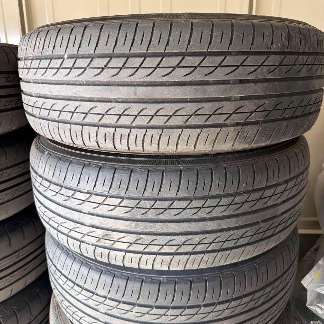 トヨタ 195/65R15 タイヤホイールセット　ノア　ヴォクシー　エスクァイア