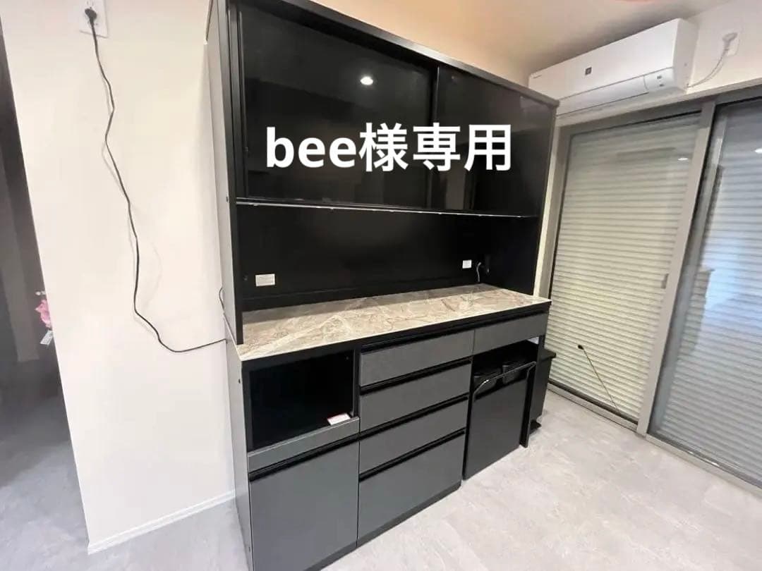 黒の食器棚・キッチンカウンター