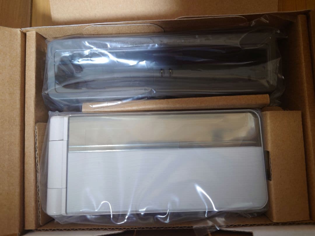 ＊新品未使用＊ドコモ P-01H ホワイト 利用制限◯ 　自宅保管品